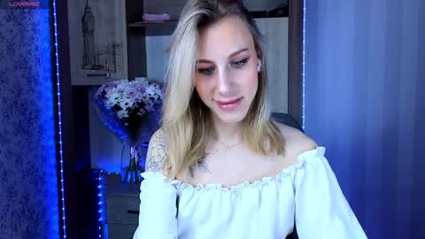 Snapshot of miraraid chatting on February 12, 1:52 am miraraid online show from February 12, 1:52 am