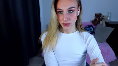 Snapshot of miraraid chatting on September 22, 4:03 am miraraid online show from September 22, 4:03 am