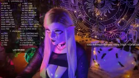 Snapshot of mirareed chatting on October 7, 1:47 am mirareed online show from October 7, 1:47 am