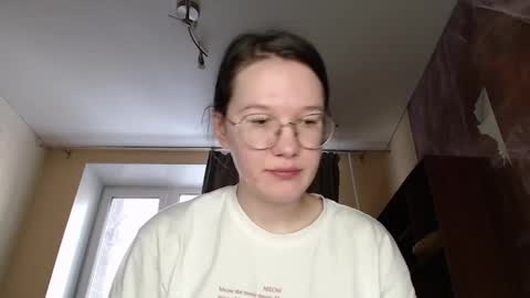 Snapshot of miriamor chatting on February 10, 7:04 am Mira online show from February 10, 7:04 am