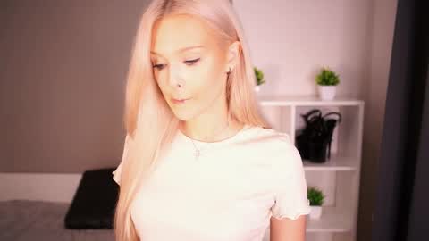 Elsa online show from October 21, 7:47 pm