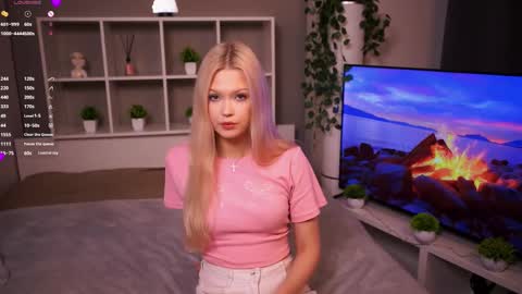 Elsa online show from November 2, 10:34 pm