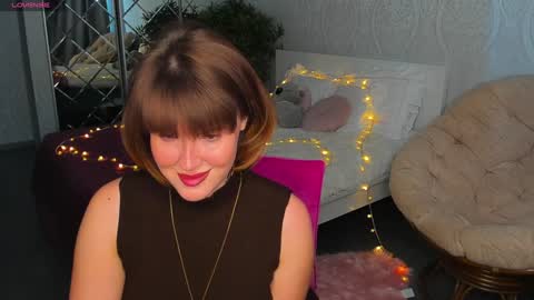 Snapshot of mirrorofsoul chatting on December 8, 6:22 am Shelley online show from December 8, 6:22 am