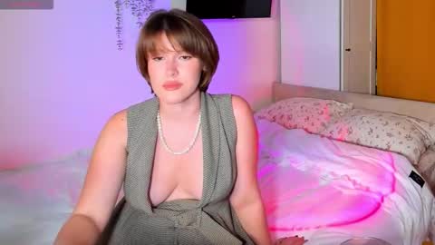 Snapshot of mirrorofsoul chatting on September 13, 6:40 pm Shelley online show from September 13, 6:40 pm