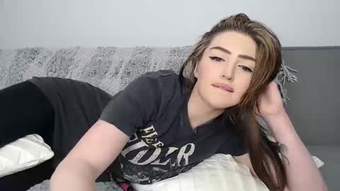 Elora online show from September 29, 7:13 am