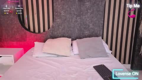 Snapshot of miss10_antonella chatting on November 23, 11:43 am Antonella online show from November 23, 11:43 am