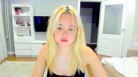 miss__selena online show from November 23, 9:14 pm