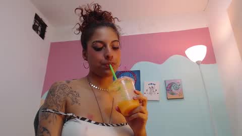 Snapshot of miss_akemi chatting on February 7, 9:37 pm Akemi 3 online show from February 7, 9:37 pm