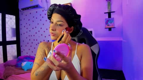 Snapshot of miss_akemi chatting on September 17, 1:24 pm Akemi 3 online show from September 17, 1:24 pm