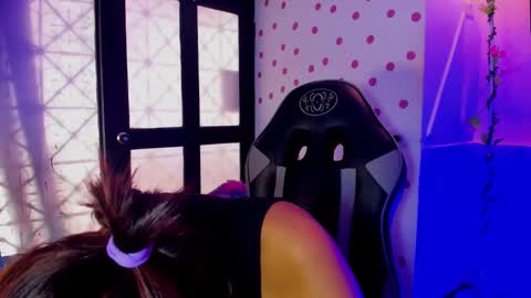 Snapshot of miss_akemi chatting on November 5, 1:22 pm Akemi 3 online show from November 5, 1:22 pm