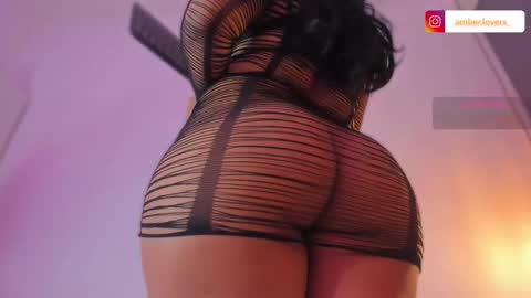 Snapshot of miss_ambrer chatting on November 13, 4:11 am Amber online show from November 13, 4:11 am