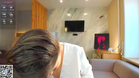 Snapshot of miss_bubbles chatting on September 26, 1:31 am Sandy online show from September 26, 1:31 am