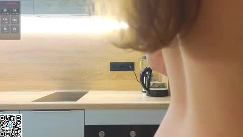 Snapshot of miss_bubbles chatting on October 14, 12:33 am Sandy online show from October 14, 12:33 am