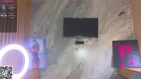 Snapshot of miss_bubbles chatting on November 20, 12:55 am Sandy online show from November 20, 12:55 am