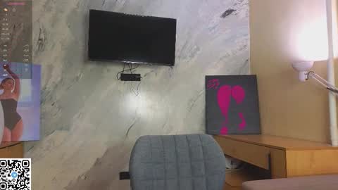 Snapshot of miss_bubbles chatting on November 26, 12:33 am Sandy online show from November 26, 12:33 am