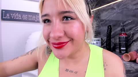 Snapshot of miss_danika chatting on January 14, 2:11 pm Danika online show from January 14, 2:11 pm