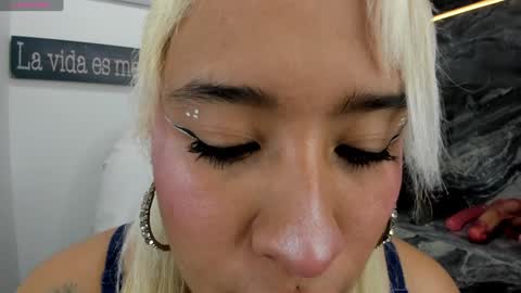 Snapshot of miss_danika chatting on January 22, 11:01 am Danika online show from January 22, 11:01 am