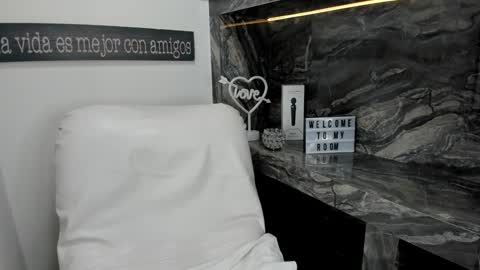 Snapshot of miss_danika chatting on February 5, 11:02 am Danika online show from February 5, 11:02 am