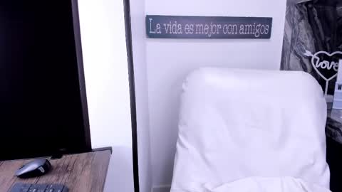 Snapshot of miss_danika chatting on February 14, 11:10 am Danika online show from February 14, 11:10 am