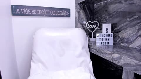 Snapshot of miss_danika chatting on February 15, 11:06 am Danika online show from February 15, 11:06 am