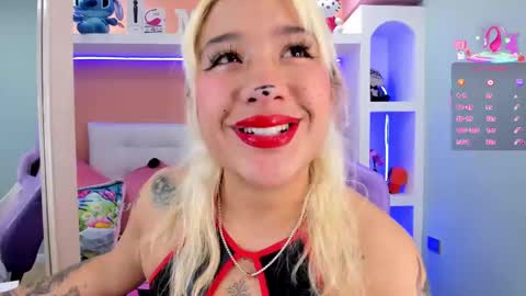 Snapshot of miss_danika chatting on March 10, 11:53 am Danika online show from March 10, 11:53 am