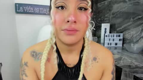 Snapshot of miss_danika chatting on October 18, 11:00 am Danika online show from October 18, 11:00 am