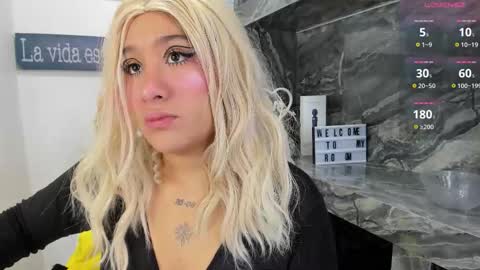 Snapshot of miss_danika chatting on October 20, 10:59 am Danika online show from October 20, 10:59 am