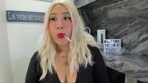 Snapshot of miss_danika chatting on November 4, 10:58 am Danika online show from November 4, 10:58 am