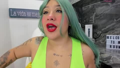 Snapshot of miss_danika chatting on November 18, 11:03 am Danika online show from November 18, 11:03 am