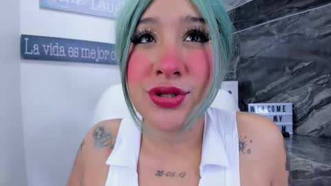 Snapshot of miss_danika chatting on November 27, 11:01 am Danika online show from November 27, 11:01 am