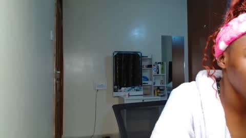 Snapshot of miss_kiarrafit chatting on December 3, 11:02 pm Miss Kiarrafit online show from December 3, 11:02 pm