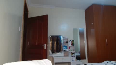 Snapshot of miss_kiarrafit chatting on December 7, 9:39 am Miss Kiarrafit online show from December 7, 9:39 am