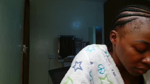 Snapshot of miss_kiarrafit chatting on December 13, 8:51 am Miss Kiarrafit online show from December 13, 8:51 am