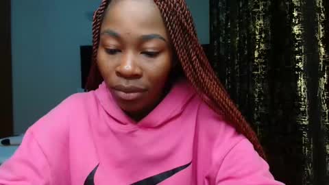 Snapshot of miss_kiarrafit chatting on February 6, 6:13 pm Miss Kiarrafit online show from February 6, 6:13 pm