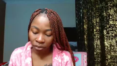 Snapshot of miss_kiarrafit chatting on February 8, 1:43 am Miss Kiarrafit online show from February 8, 1:43 am