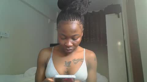 Snapshot of miss_kiarrafit chatting on November 20, 10:37 am Miss Kiarrafit online show from November 20, 10:37 am