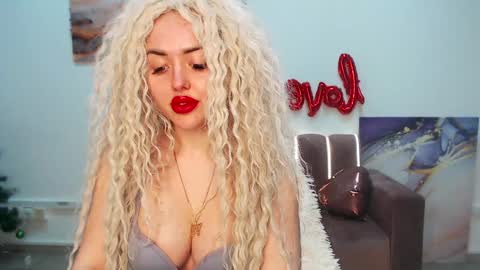 Snapshot of miss_kiten chatting on February 7, 1:04 am miss_kiten online show from February 7, 1:04 am