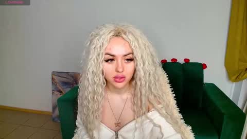 Snapshot of miss_kiten chatting on February 12, 4:44 am miss_kiten online show from February 12, 4:44 am