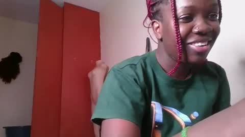 Snapshot of miss_kookie chatting on February 12, 2:21 pm miss_kookie online show from February 12, 2:21 pm