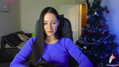 Laura online show from December 11, 2:44 pm