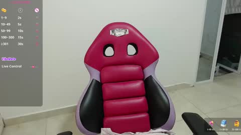 Snapshot of miss_ly_ chatting on October 6, 7:44 pm ly independent model online show from October 6, 7:44 pm