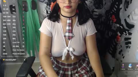 Snapshot of miss_ly_ chatting on October 28, 8:11 pm ly independent model online show from October 28, 8:11 pm