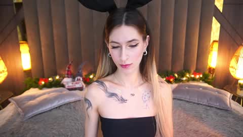   online show from December 30, 7:15 am