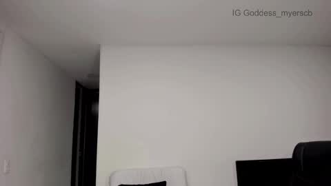 Goddess Myers  thumb up is important for me kisses  online show from October 10, 11:15 pm