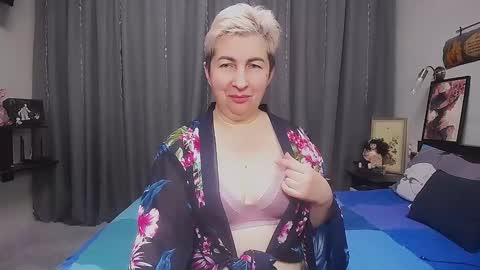 Snapshot of miss_tasha_kom chatting on December 4, 7:06 am miss_tasha_kom online show from December 4, 7:06 am