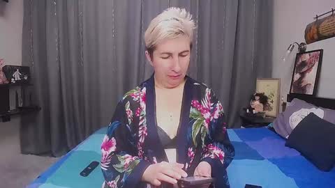 Snapshot of miss_tasha_kom chatting on December 6, 7:32 am miss_tasha_kom online show from December 6, 7:32 am