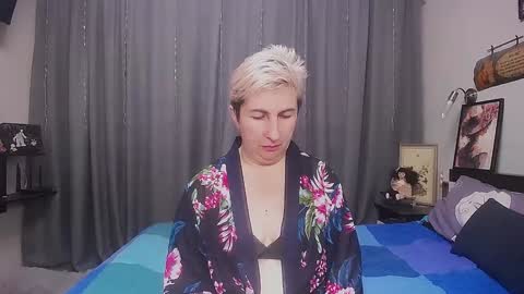 Snapshot of miss_tasha_kom chatting on December 6, 10:38 am miss_tasha_kom online show from December 6, 10:38 am