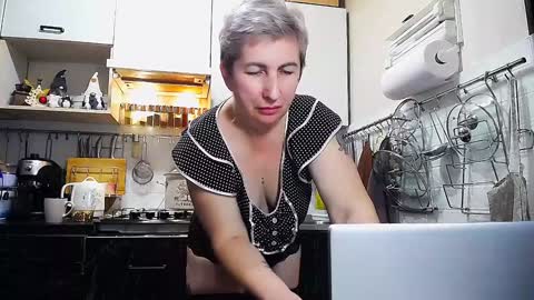 Snapshot of miss_tasha_kom chatting on December 28, 5:44 am miss_tasha_kom online show from December 28, 5:44 am