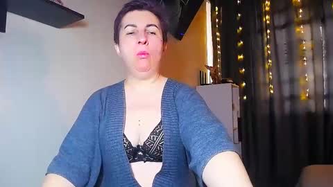 Snapshot of miss_tasha_kom chatting on February 13, 8:06 am miss_tasha_kom online show from February 13, 8:06 am