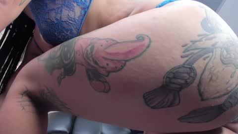 Snapshot of miss_vaiolette chatting on January 30, 2:04 pm Vaiolette online show from January 30, 2:04 pm